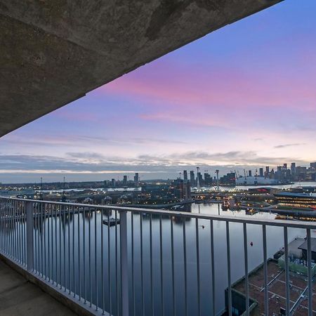 Excel 3 Bedroom Apartment Near City Airport And O2 Arena London Bagian luar foto