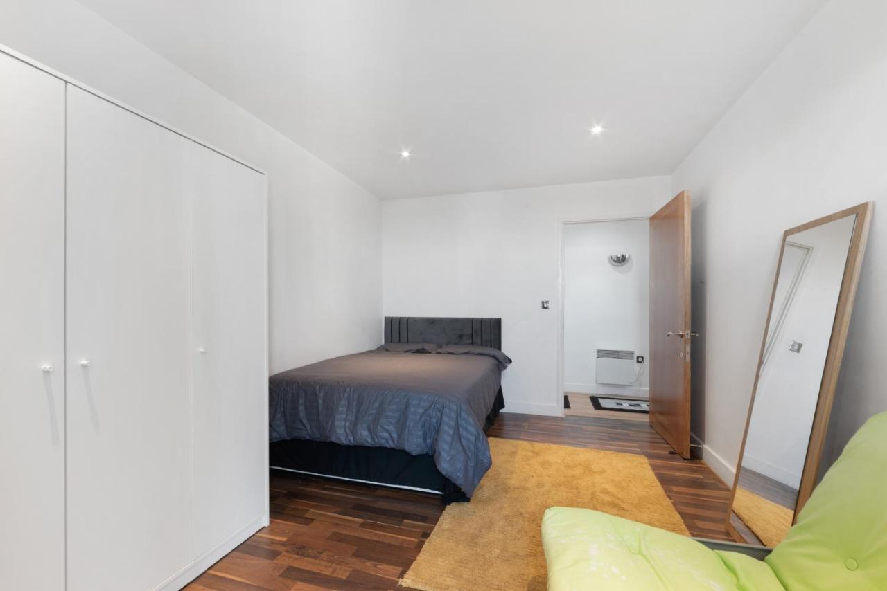 Excel 3 Bedroom Apartment Near City Airport And O2 Arena London Bagian luar foto