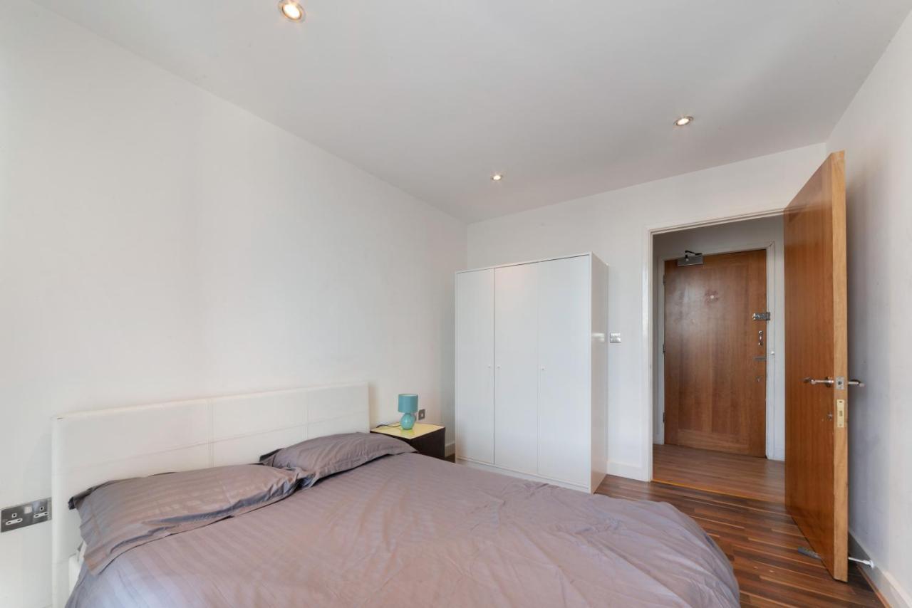 Excel 3 Bedroom Apartment Near City Airport And O2 Arena London Bagian luar foto