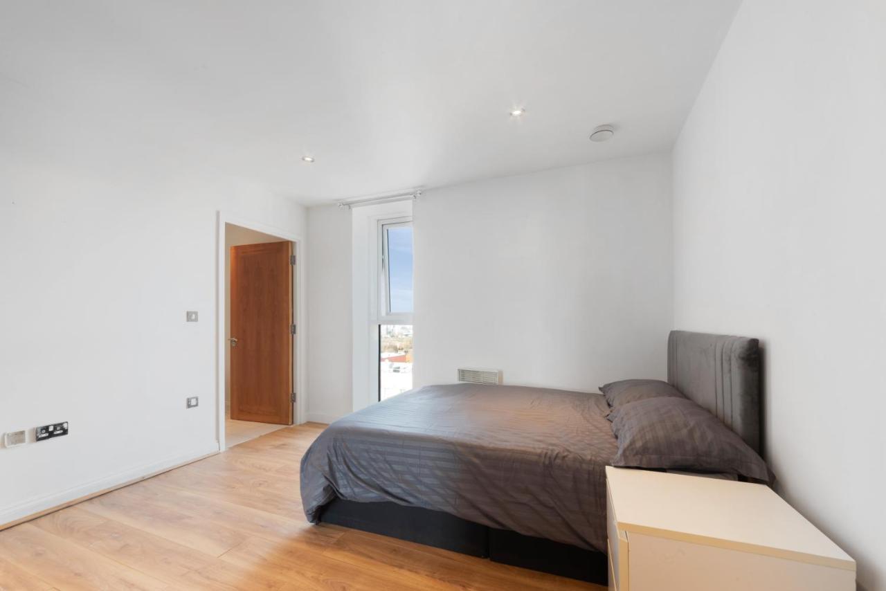 Excel 3 Bedroom Apartment Near City Airport And O2 Arena London Bagian luar foto