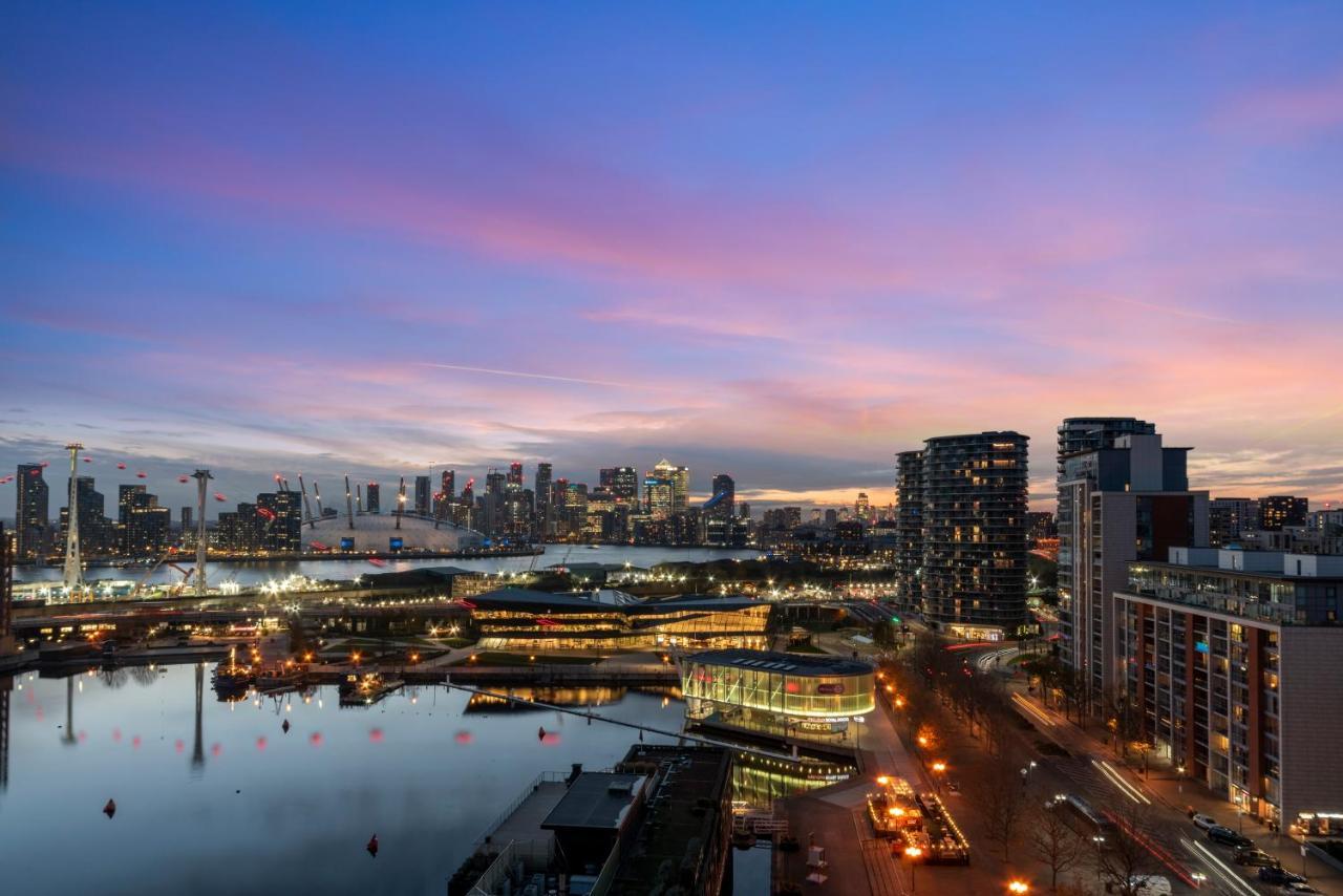Excel 3 Bedroom Apartment Near City Airport And O2 Arena London Bagian luar foto