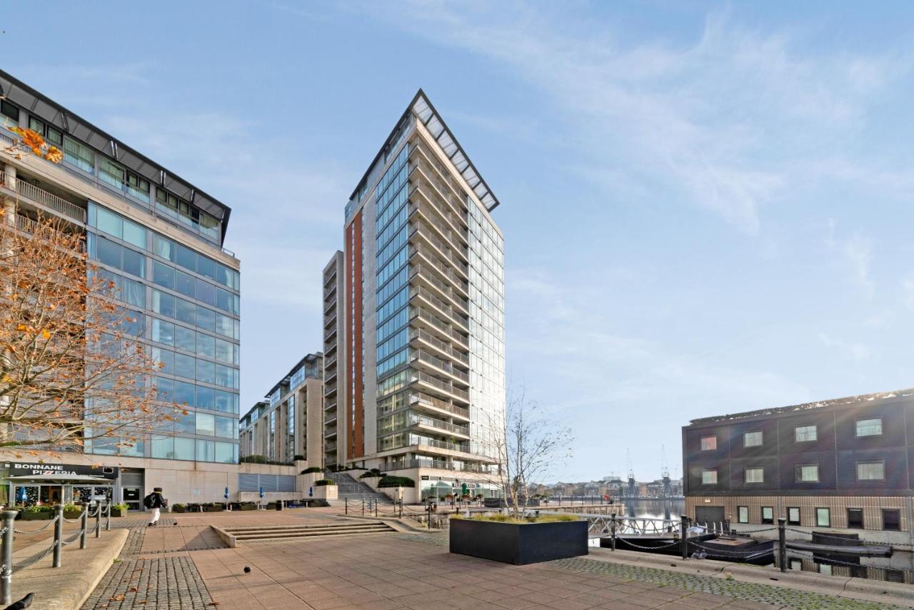 Excel 3 Bedroom Apartment Near City Airport And O2 Arena London Bagian luar foto