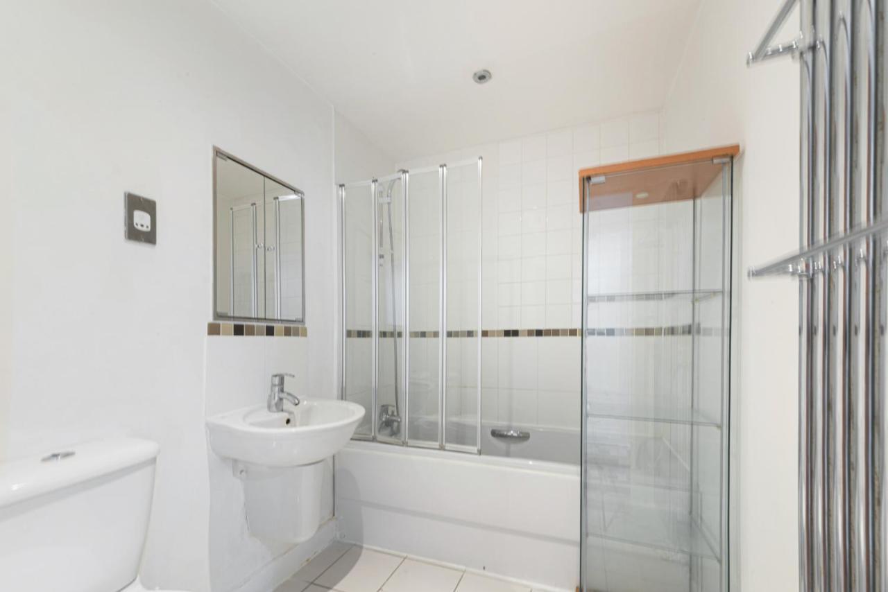 Excel 3 Bedroom Apartment Near City Airport And O2 Arena London Bagian luar foto